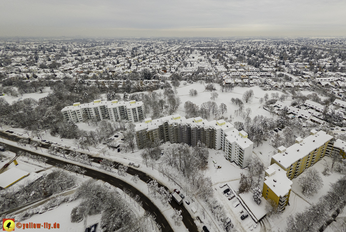 04.12.2021 - Karl-Marx-Ring und Marx-Zentrum in Neuperlach